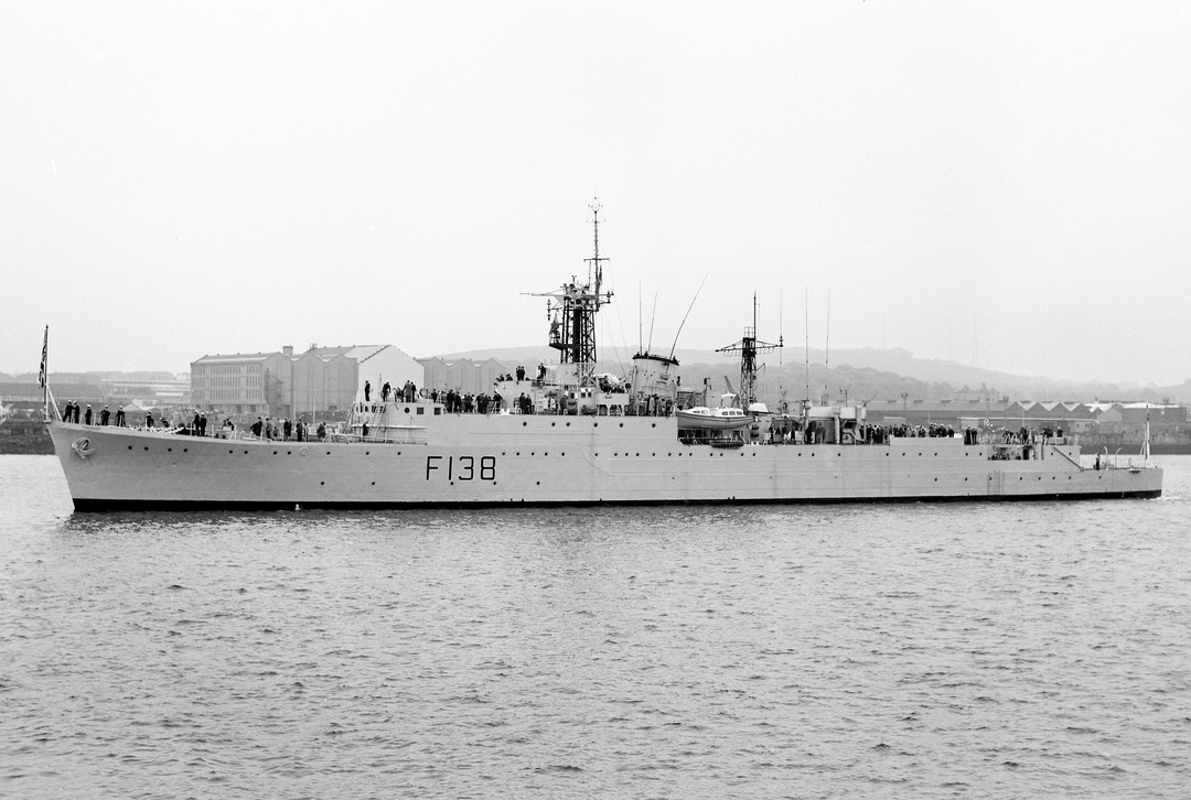 HMS Rapid F138 (H32) Royal Navy Type 15 frigate Photo Print or Framed Print - Hampshire Prints