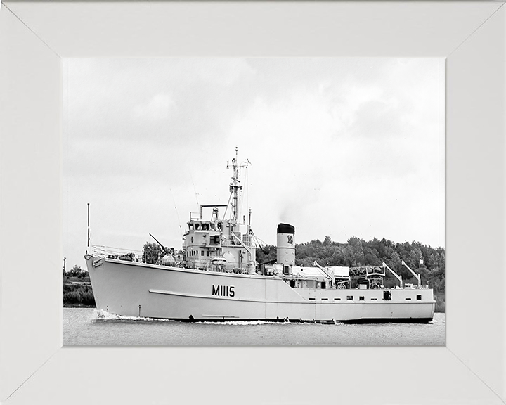 HMS Bronington M1115 Royal Navy Ton Class Minesweeper Photo Print or Framed Print - Hampshire Prints