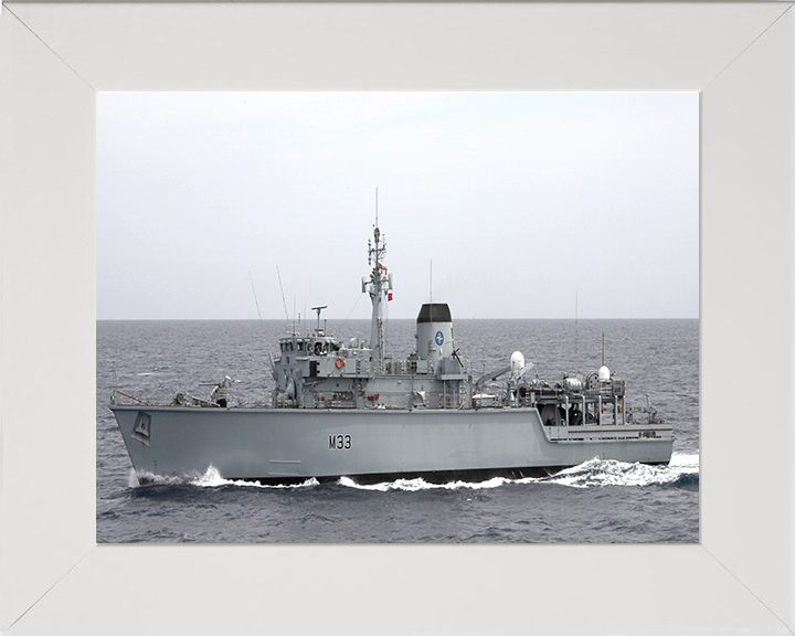 HMS Brocklesby M33 Royal Navy Hunt class Mine Counter Measures Vessel Photo Print or Framed Print - Hampshire Prints