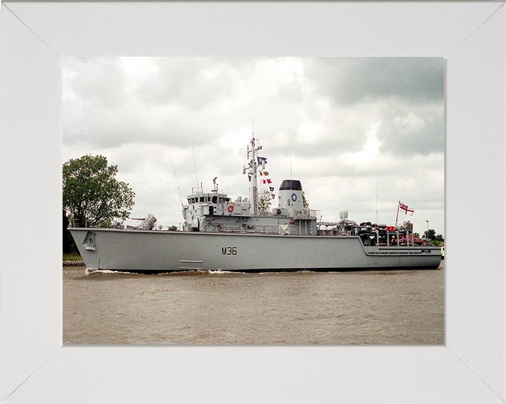 HMS Bicester M36 Royal Navy Hunt class mine countermeasures vessel Photo Print or Framed Print - Hampshire Prints