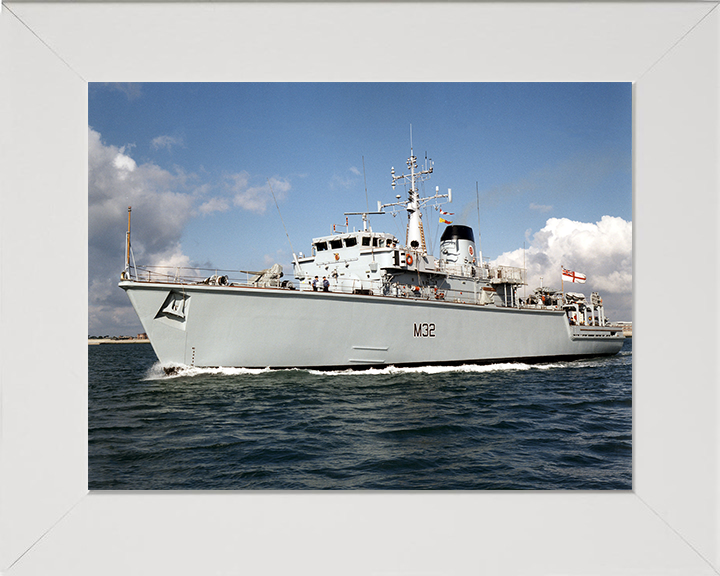 HMS Cottesmore M32 | Photo Print | Framed Print | Hunt Class | Mine Warfare Vessel | Royal Navy Hampshire Prints