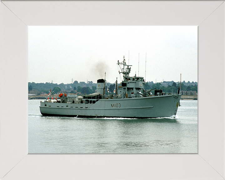 HMS Alfriston M1103 Royal Navy Ton Class Minesweeper Photo Print or Framed Print - Hampshire Prints