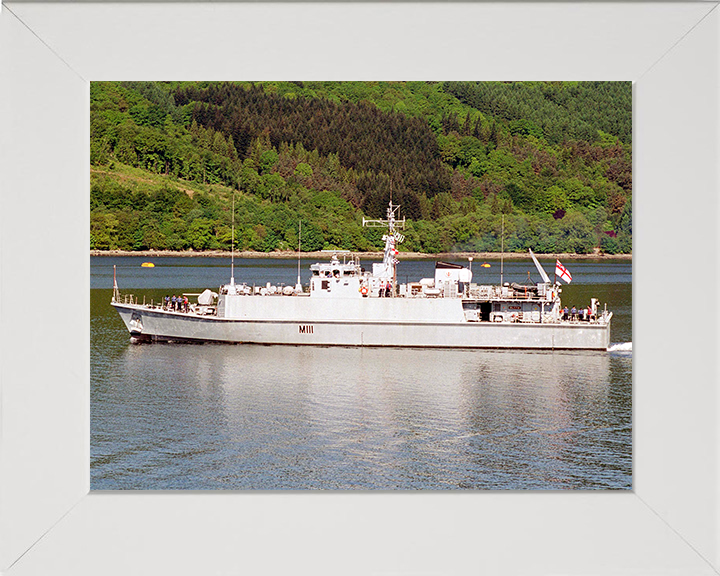HMS Blyth M111 | Photo Print | Framed Print | Sandown Class | Minehunter | Royal Navy Hampshire Prints