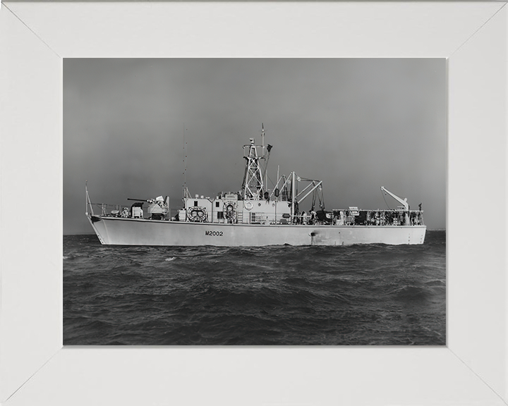 HMS Aveley M2002 | Photo Print | Framed Print | Ley Class | Minesweeper | Royal Navy Hampshire Prints