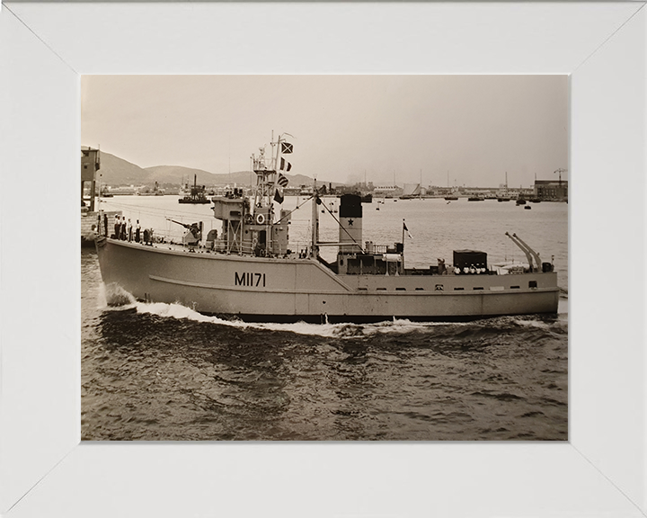 HMS Aldington M1171 Royal Navy Ton Class Minesweeper Photo Print or Framed Print - Hampshire Prints