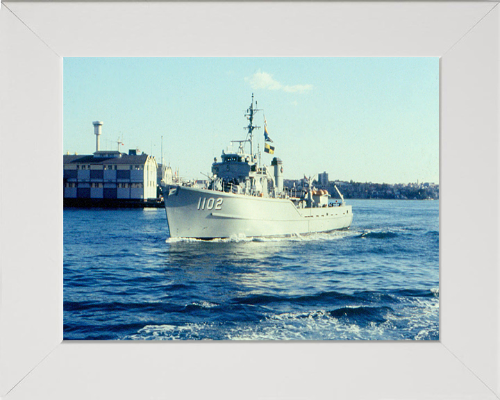 HMS Alcaston M1102 Royal Navy Ton Class Minesweeper Photo Print or Framed Print - Hampshire Prints