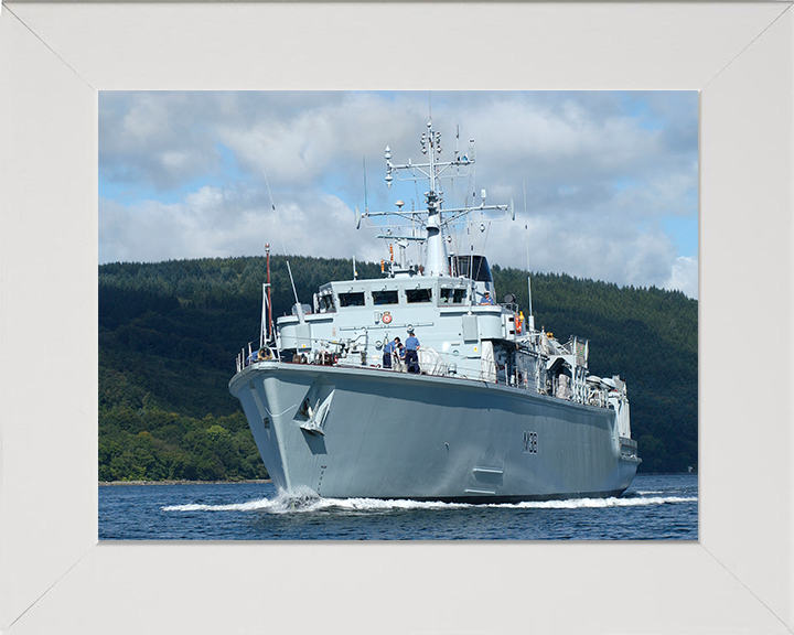 HMS Atherstone M38 Royal Navy Hunt class mine countermeasures vessel Photo Print or Framed Print - Hampshire Prints