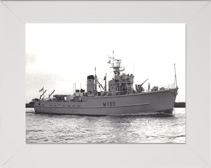 HMS Belton M1199 Royal Navy Ton Class Minesweeper Photo Print or Framed Print - Hampshire Prints