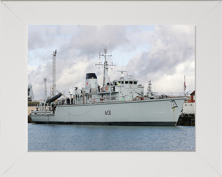 HMS Cattistock M31 | Photo Print | Framed Print | Hunt Class | Minehunter | Royal Navy Hampshire Prints