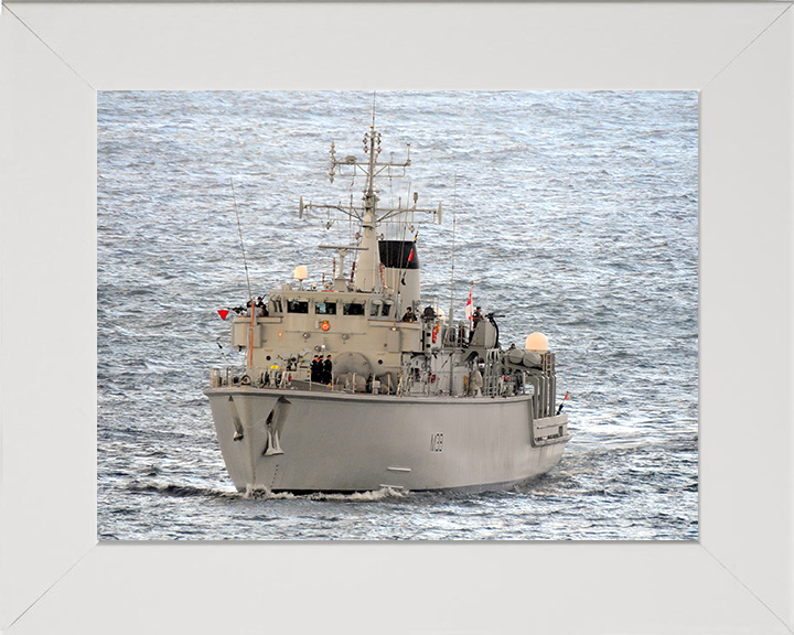 HMS Atherstone M38 Royal Navy Hunt class mine countermeasures vessel Photo Print or Framed Print - Hampshire Prints