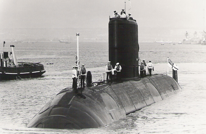 HMS Upholder P37 Royal Navy U class Submarine Photo Print or Framed Print - Hampshire Prints