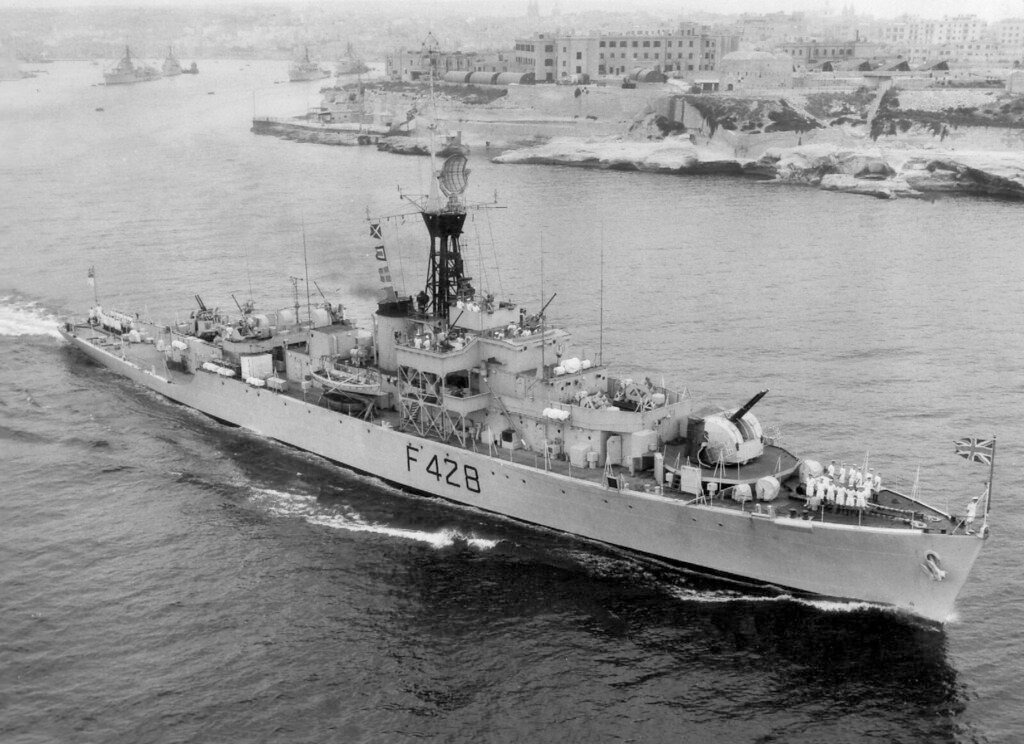 HMS Loch Alvie F428 (K428) | Photo Print | Framed Print | Loch Class | Frigate | Royal Navy Hampshire Prints