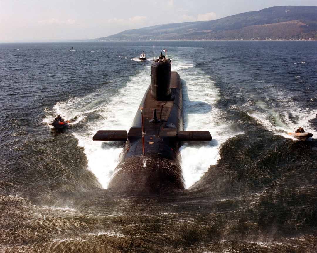 HMS Repulse S23 Submarine | Photo Print | Framed Print | Resolution Class | Royal Navy Hampshire Prints