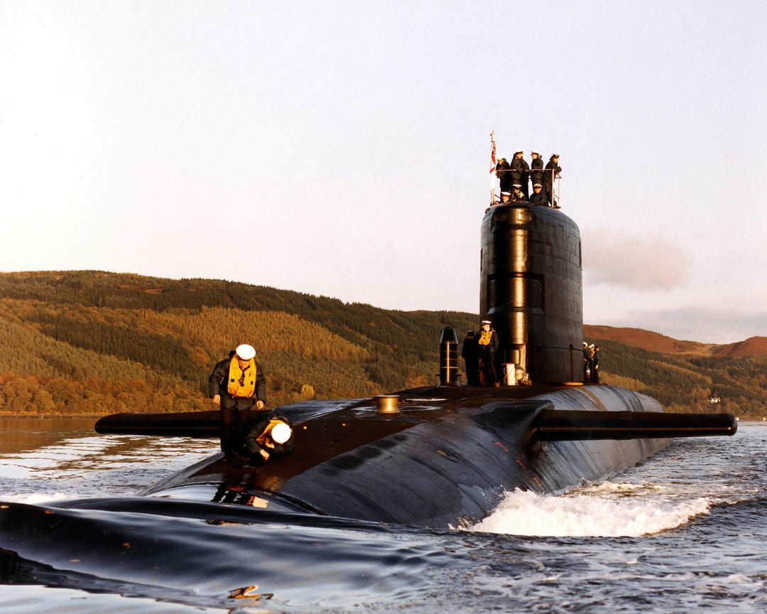 HMS Resolution S22 Submarine | Photo Print | Framed Print | Resolution Class | Royal Navy Hampshire Prints