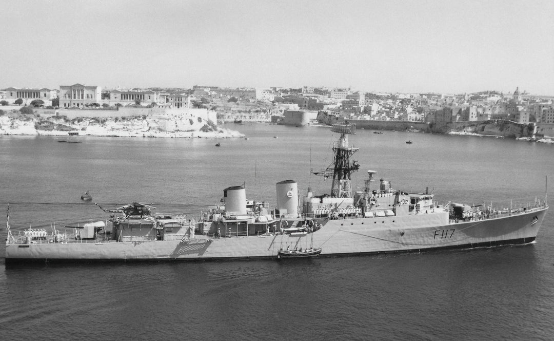 HMS Ashanti F117 Royal Navy Tribal Class Frigate Photo Print or Framed Print - Hampshire Prints