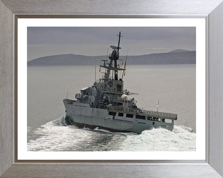 HMS Clyde P257 Royal Navy River class offshore patrol vessel Photo Print or Framed Print - Hampshire Prints