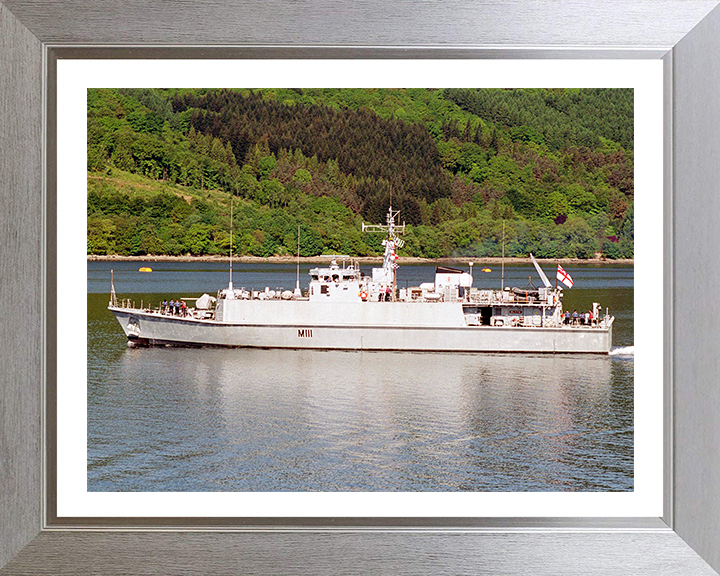 HMS Blyth M111 Royal Navy Sandown class minehunter Photo Print or Framed Print - Hampshire Prints