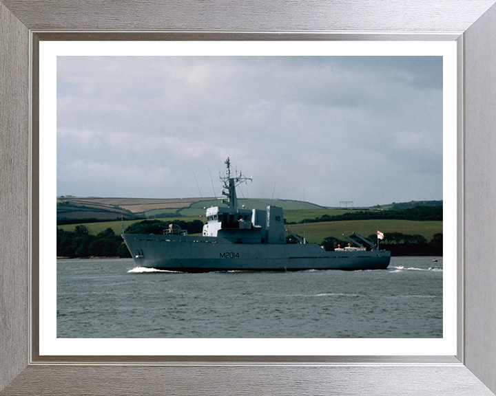 HMS Arun M2014 Royal Navy River class minesweeper Photo Print or Framed Print - Hampshire Prints