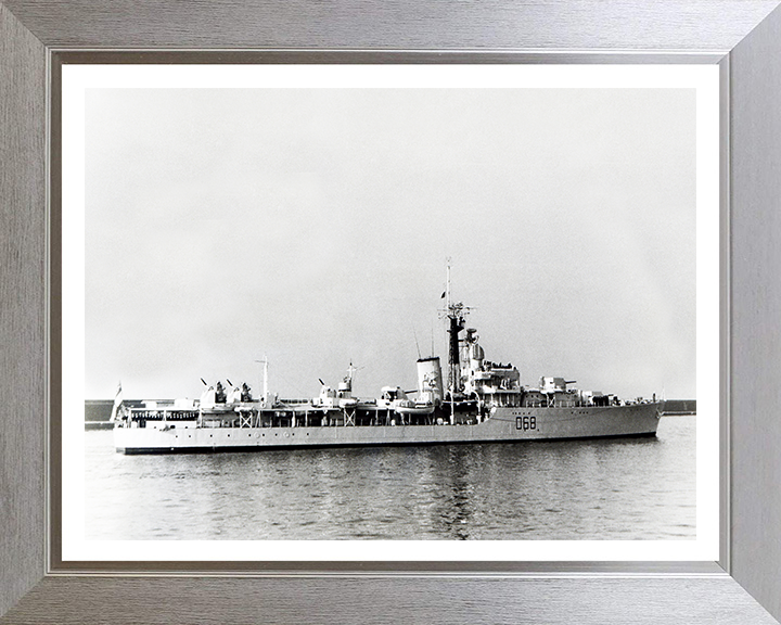 HMS Barrosa D68 Royal Navy Battle Class fleet destroyer Photo Print or Framed Print - Hampshire Prints