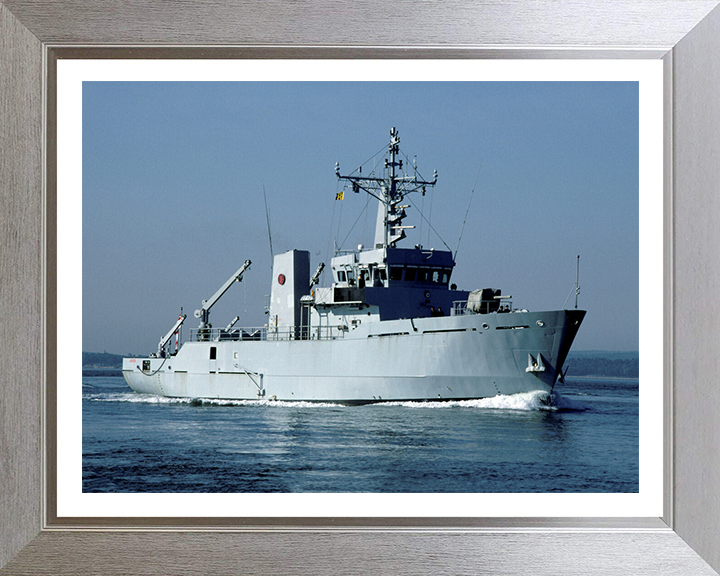 HMS Arun M2014 Royal Navy River class minesweeper Photo Print or Framed Print - Hampshire Prints