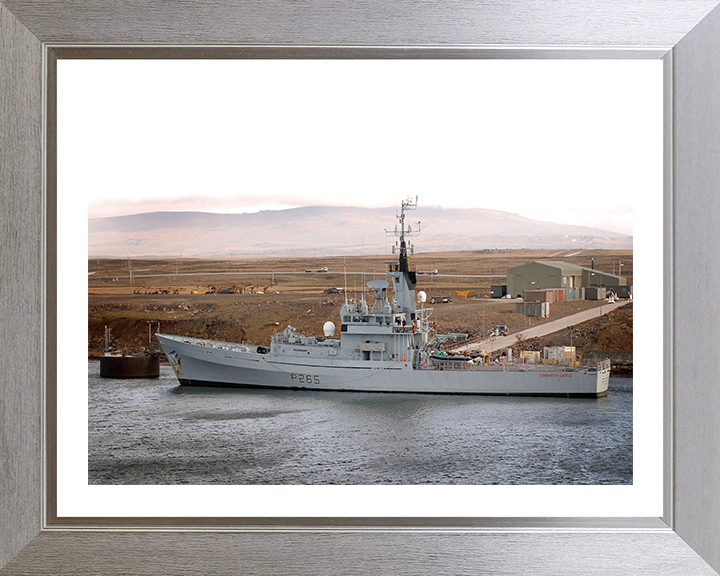 HMS Dumbarton Castle P265 | Photo Print | Framed Print | Castle Class | Patrol Vessel | Royal Navy Hampshire Prints