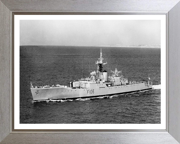 HMS Brighton F106 Royal Navy Rothesay Class Frigate Photo Print or Framed Print - Hampshire Prints