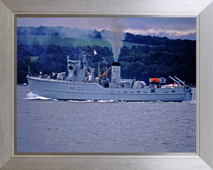 HMS Bickington M1109 | Photo Print | Framed Print | Ton Class | Minesweeper | Royal Navy Hampshire Prints