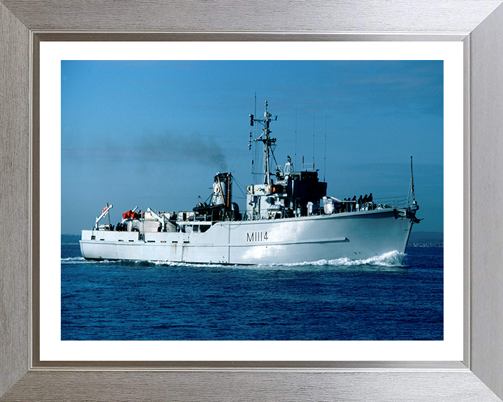 HMS Brinton M1114 Royal Navy Ton Class Minesweeper Photo Print or Framed Print - Hampshire Prints