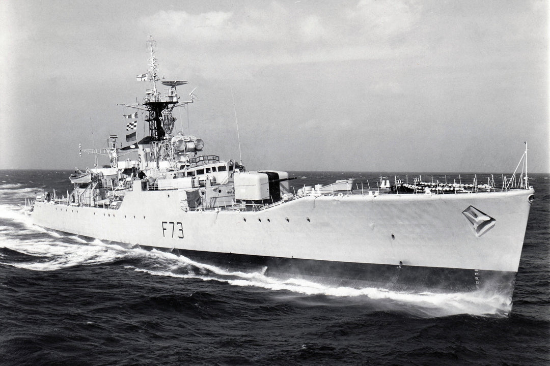 HMS Eastbourne F73 Royal Navy Whitby Class Frigate Photo Print or Framed Print - Hampshire Prints