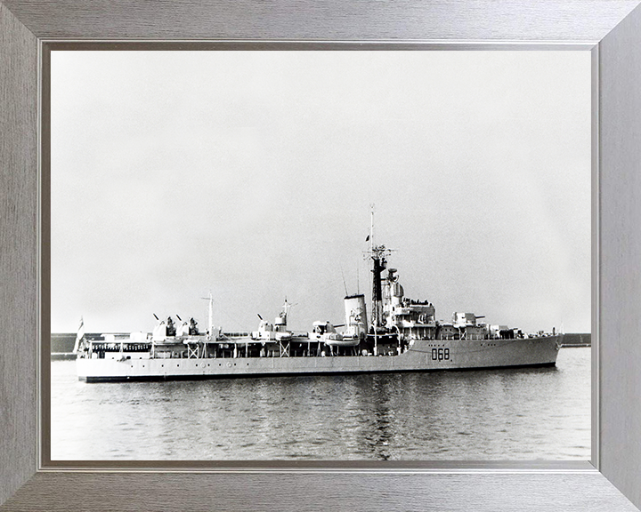 HMS Barrosa (D68) Photo Print - Starboard Side View - Royal Navy Battle Class Destroyer Hampshire Prints 10 x 8 Silver Frame No