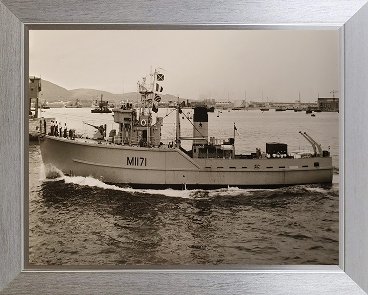 HMS Aldington M1171 Royal Navy Ton Class Minesweeper Photo Print or Framed Print - Hampshire Prints