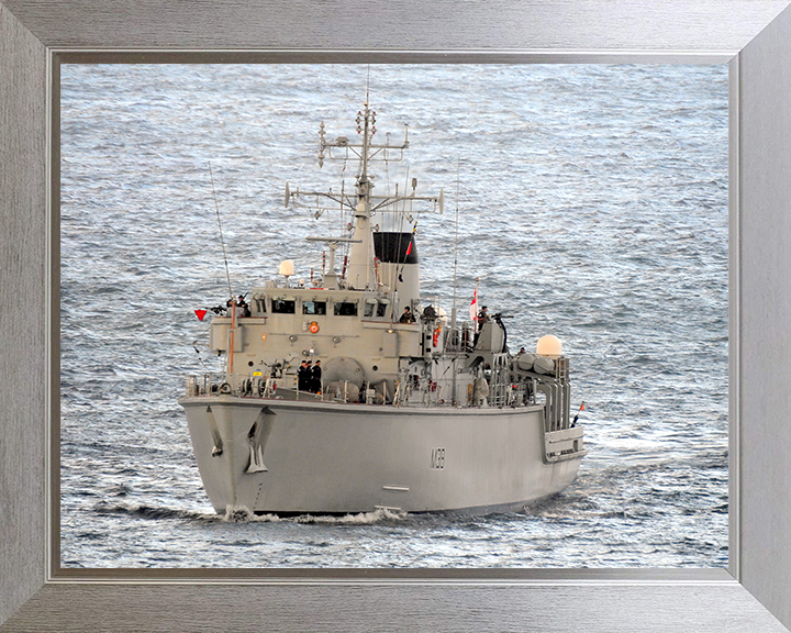 HMS Atherstone M38 Royal Navy Hunt class mine countermeasures vessel Photo Print or Framed Print - Hampshire Prints