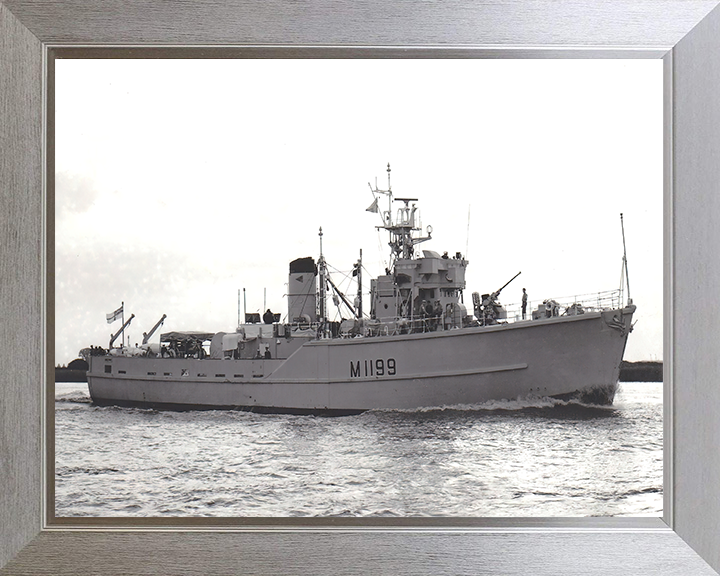 HMS Belton M1199 Royal Navy Ton Class Minesweeper Photo Print or Framed Print - Hampshire Prints