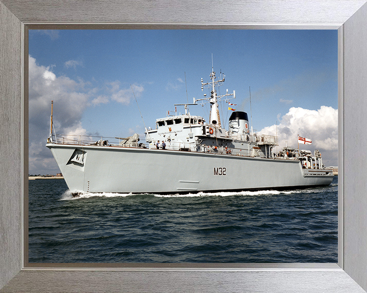 HMS Cottesmore M32 | Photo Print | Framed Print | Hunt Class | Mine Warfare Vessel | Royal Navy Hampshire Prints