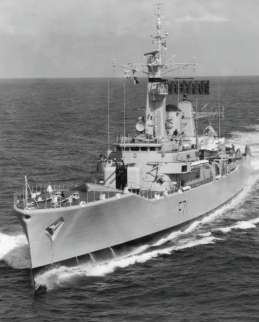 HMS Scylla F71 | Photo Print | Framed Print | Leander Class | Frigate | Royal Navy Hampshire Prints