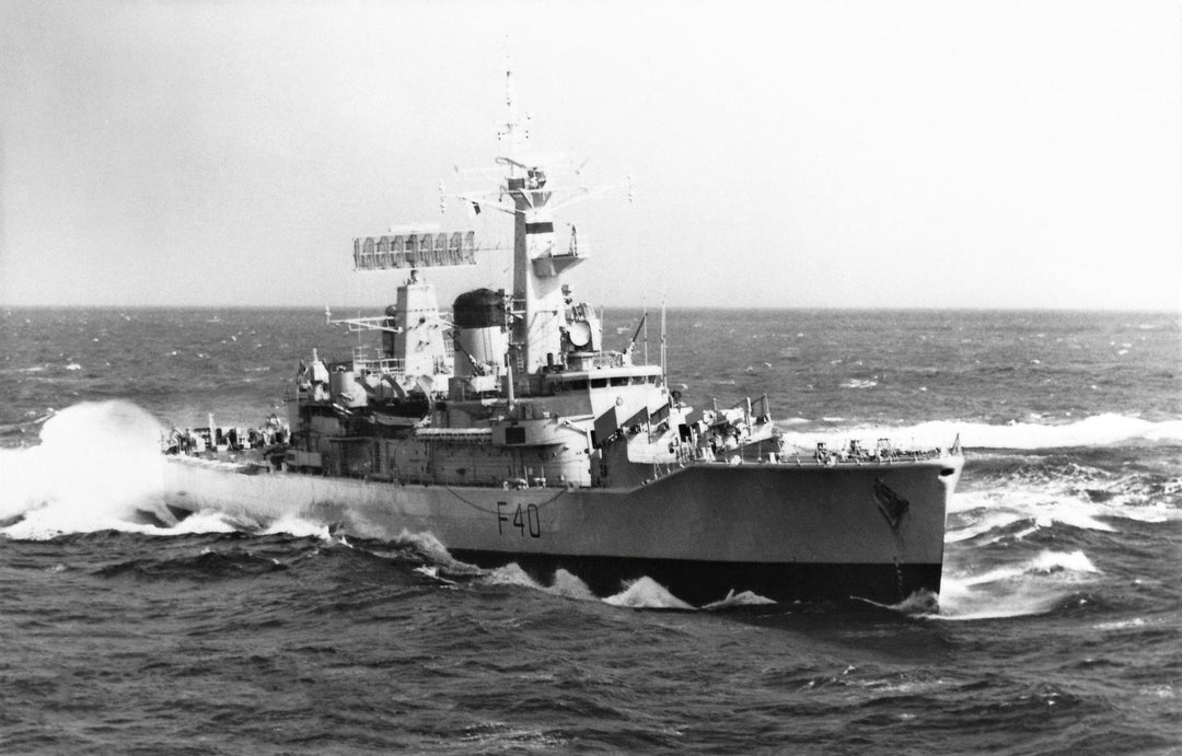 HMS Sirius F40 | Photo Print | Framed Print | Poster | Leander Class | Frigate | Royal Navy Hampshire Prints