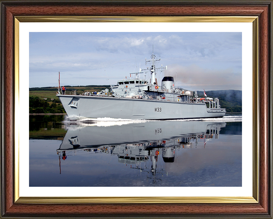 HMS Brocklesby M33 | Photo Print | Framed Print | Hunt Class | Mine Warfare Vessel | Royal Navy Hampshire Prints