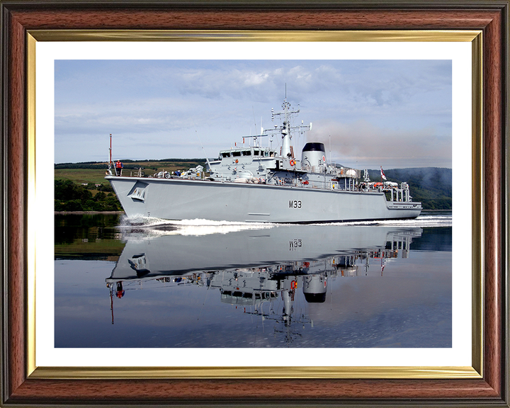 HMS Brocklesby M33 | Photo Print | Framed Print | Hunt Class | Mine Warfare Vessel | Royal Navy Hampshire Prints