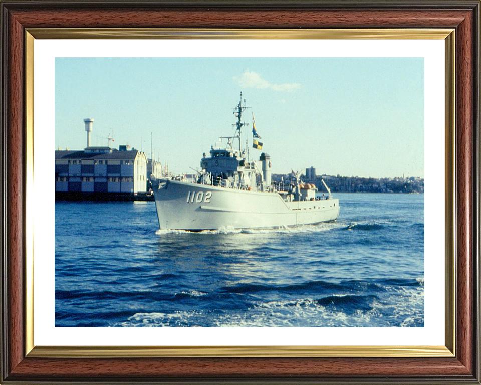 HMS Alcaston M1102 Royal Navy Ton Class Minesweeper Photo Print or Framed Print - Hampshire Prints