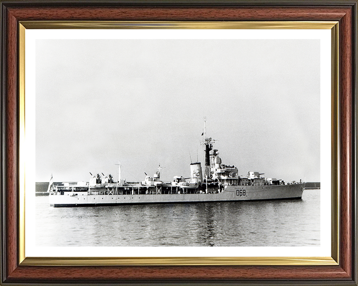 HMS Barrosa (D68) Photo Print - Starboard Side View - Royal Navy Battle Class Destroyer Hampshire Prints 10 x 8 Classic Frame Yes
