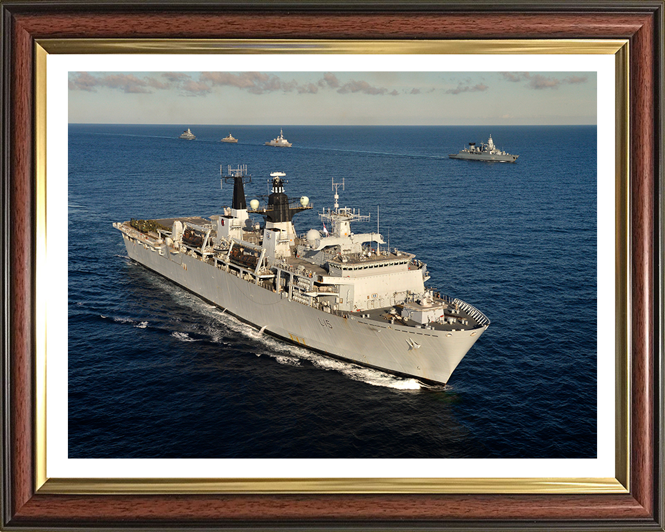 HMS Bulwark L15 Royal Navy Albion class amphibious ship Photo Print or Framed Print - Hampshire Prints