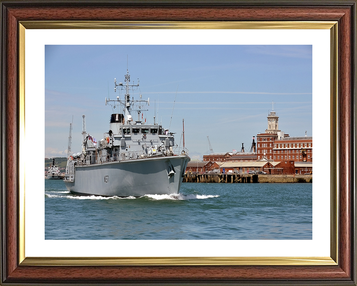 HMS Chiddingfold M37 | Photo Print | Framed Print | Hunt Class | Minehunter | Royal Navy Hampshire Prints