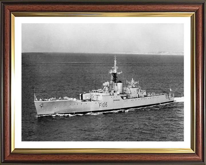 HMS Brighton F106 Royal Navy Rothesay Class Frigate Photo Print or Framed Print - Hampshire Prints