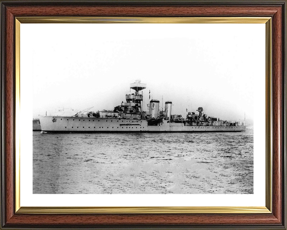 HMS Curlew D42 | Photo Print | Framed Print | C Class | Light Cruiser | Royal Navy Hampshire Prints