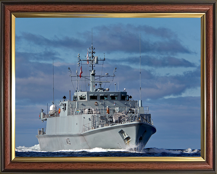 HMS Bangor M109 Royal Navy Sandown class minehunter Photo Print or Framed Print - Hampshire Prints