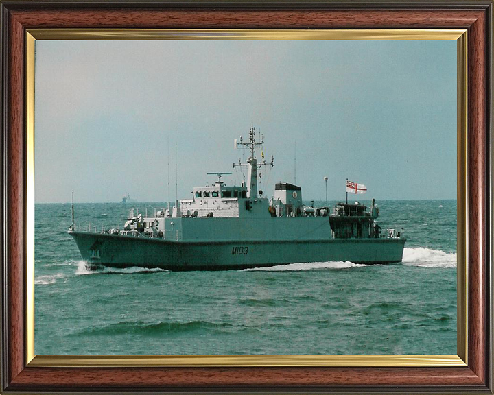 HMS Cromer M103 | Photo Print | Framed Print | Sandown Class | Minehunter | Royal Navy Hampshire Prints