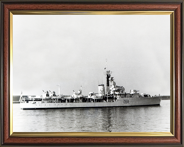 HMS Barrosa (D68) Photo Print - Starboard Side View - Royal Navy Battle Class Destroyer Hampshire Prints 10 x 8 Classic Frame No