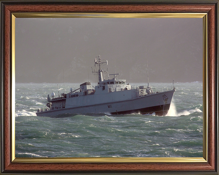 HMS Blyth M111 Royal Navy Sandown class minehunter Photo Print or Framed Print - Hampshire Prints