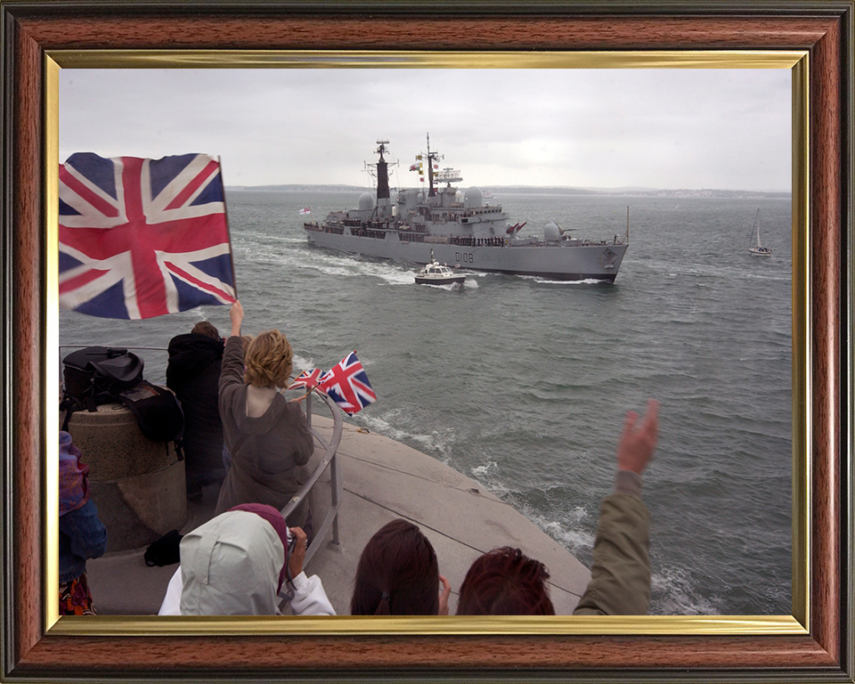 HMS Cardiff D108 Royal Navy Type 42 destroyer Photo Print or Framed Print - Hampshire Prints