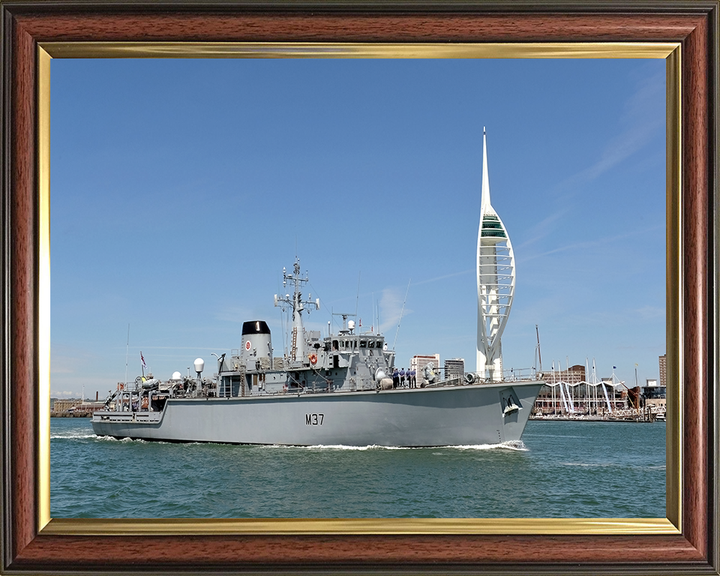 HMS Chiddingfold M37 | Photo Print | Framed Print | Hunt Class | Minehunter | Royal Navy Hampshire Prints